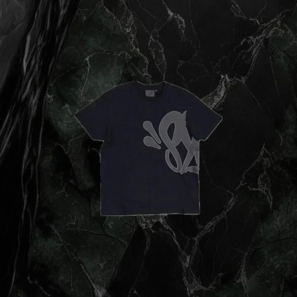 Syna World ‘T- Shirt’