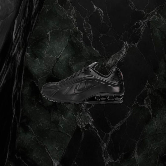 Nike Shox R4 ‘Black Crimson’